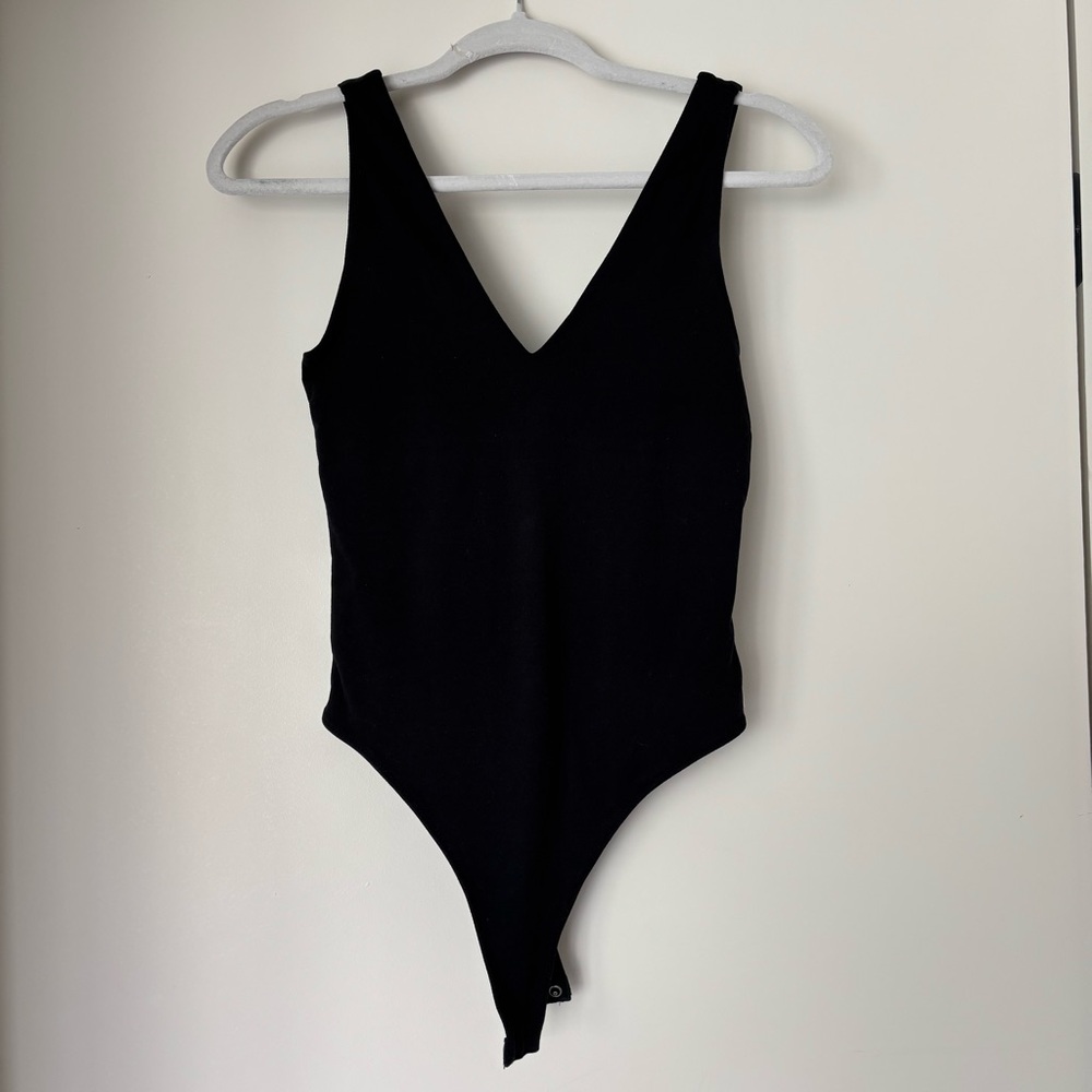 Vuori Halo Bodysuit in Black